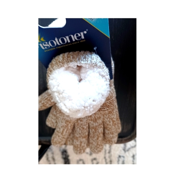 NWT* ISOTONER PLUSH GLOVES IN TAN - Picture 3 of 3